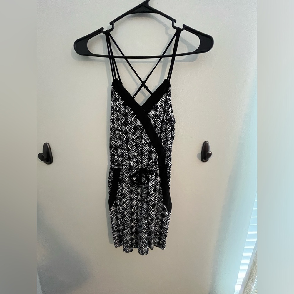 Black and white geometric romper with pockets